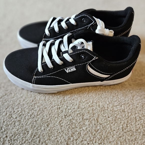 Vans Kids' Seldan Low Top Sneaker Big Kid in Black Size 5Y (NIB) - Picture 4 of 14